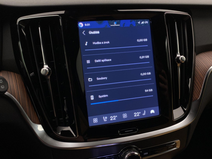 Volvo V60 T6 AWD Plug-in BRIGHT PLUS na operativní leasing
