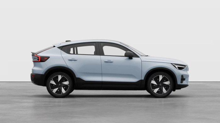 Volvo EC40 PURE ELECTRIC SINGLE ENG. RWD na operativní leasing