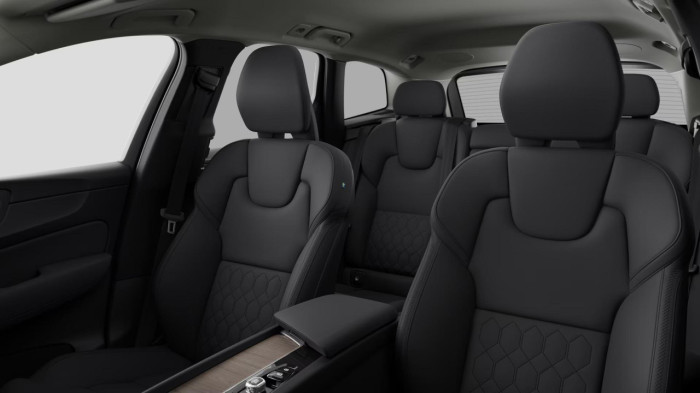 Volvo XC60 B5 AWD AUT BRIGHT PLUS na operativní leasing