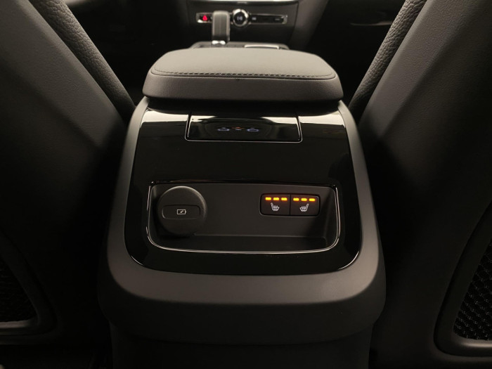 Volvo V60 T6 AWD Plug-in BRIGHT PLUS na operativní leasing