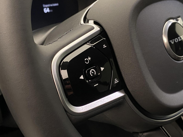 Volvo XC90 T8 AWD RECHARGE BRIGHT PLUS 7m na operativní leasing