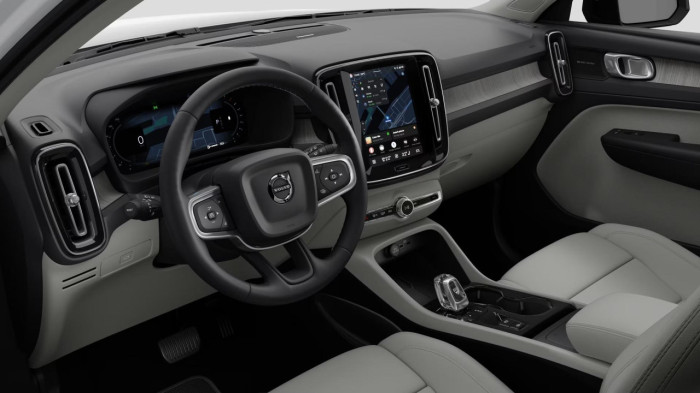 Volvo XC40 B3 AUT DARK PLUS na operativní leasing