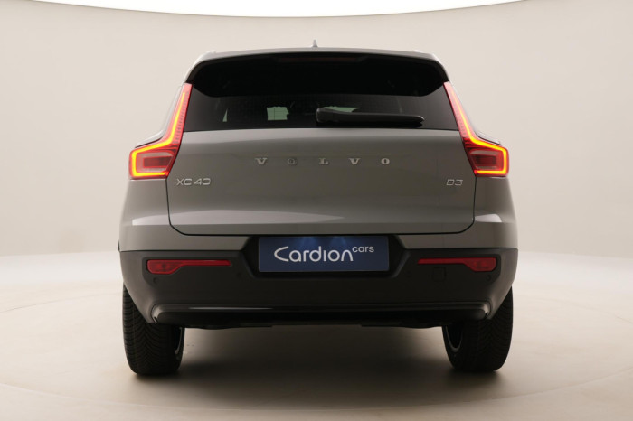 Volvo XC40 B3 AUT DARK PLUS na operativní leasing