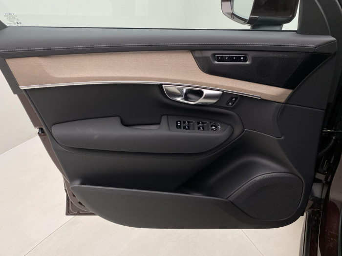 Volvo XC90 T8 AWD RECHARGE BRIGHT PLUS 7m na operativní leasing