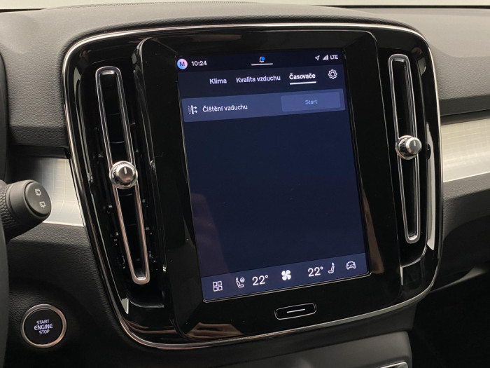 Volvo XC40 B3 AUT DARK PLUS na operativní leasing