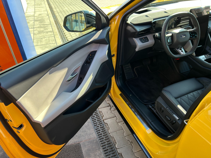 52 kWh dojezd (125 kW/170 k) na operativní leasing