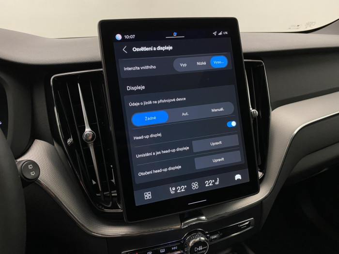 Volvo XC60 T6 AWD AUT PLUS BLACK EDITION na operativní leasing