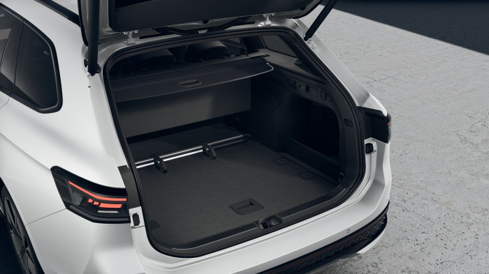 Volkswagen Passat R-Line People 2,0 TDI 142 kW 4MOT na operativní leasing