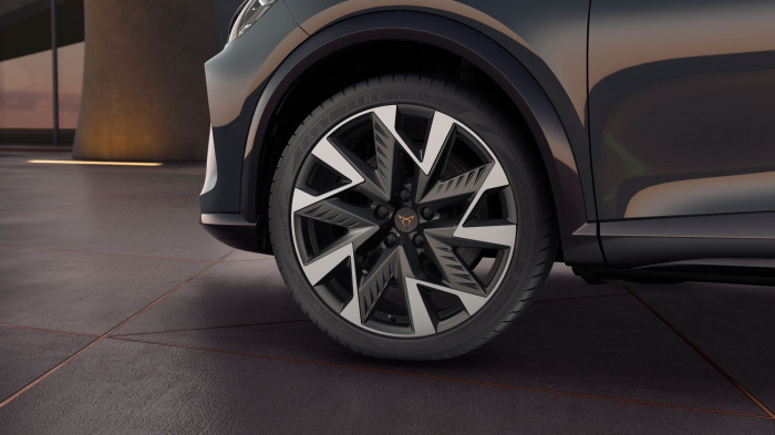 Cupra Formentor VZ 2.0 TSI 333k DSG 4WD na operativní leasing