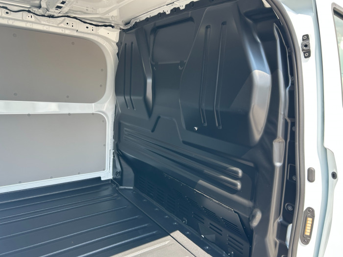 Custom 64kWh 100kW Trend 340 L1H1 na operativní leasing