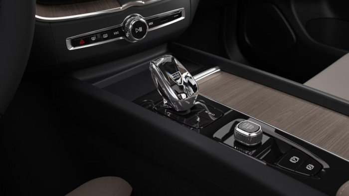 Volvo XC60 B5 AWD AUT BRIGHT PLUS na operativní leasing