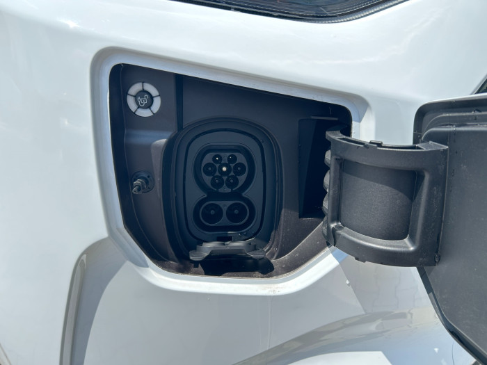 Custom 64kWh 100kW Trend 340 L1H1 na operativní leasing