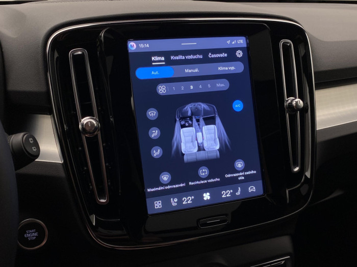Volvo XC40 B4 AUT DARK PLUS na operativní leasing