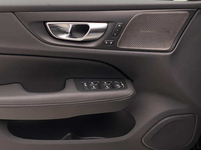 Volvo V60 T6 AWD Plug-in BRIGHT PLUS na operativní leasing