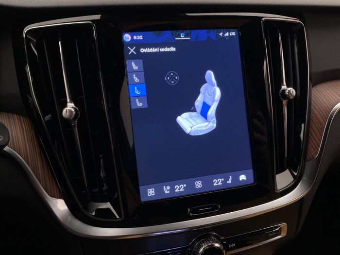 Volvo V60 T6 AWD Plug-in BRIGHT PLUS na operativní leasing
