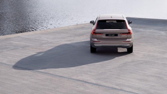 Volvo XC60 B5 AWD AUT BRIGHT PLUS na operativní leasing