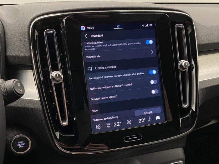 Volvo XC40 B3 AUT DARK PLUS na operativní leasing