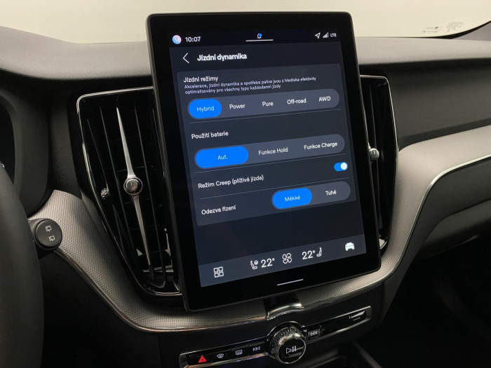 Volvo XC60 T6 AWD AUT PLUS BLACK EDITION na operativní leasing