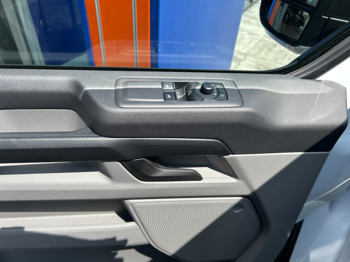 Custom 64kWh 100kW Trend 340 L1H1 na operativní leasing