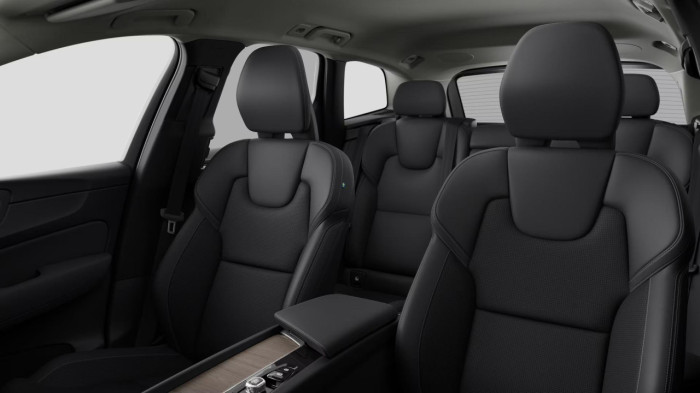 Volvo XC60 B5 AWD AUT BRIGHT PLUS na operativní leasing