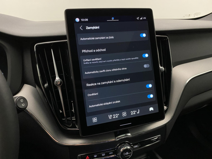 Volvo XC60 T6 AWD AUT PLUS BLACK EDITION na operativní leasing