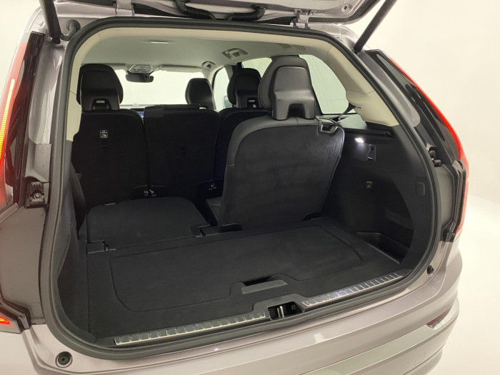 Volvo XC90 T8 AWD RECHARGE BRIGHT PLUS 7m na operativní leasing