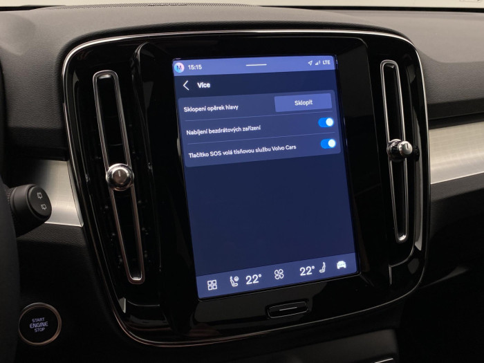 Volvo XC40 B4 AUT DARK PLUS na operativní leasing