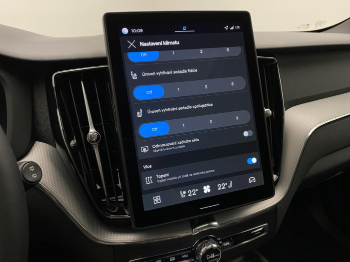 Volvo XC60 T6 AWD AUT PLUS BLACK EDITION na operativní leasing