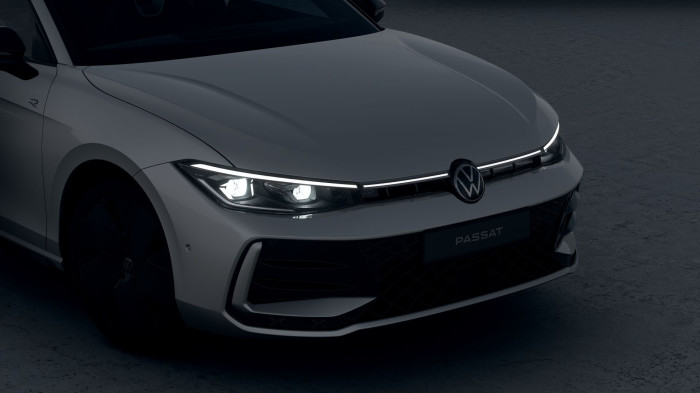 Volkswagen Passat R-Line People 2,0 TDI 142 kW 4MOT na operativní leasing