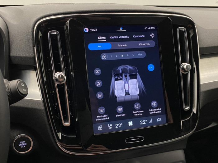 Volvo XC40 B3 AUT DARK PLUS na operativní leasing