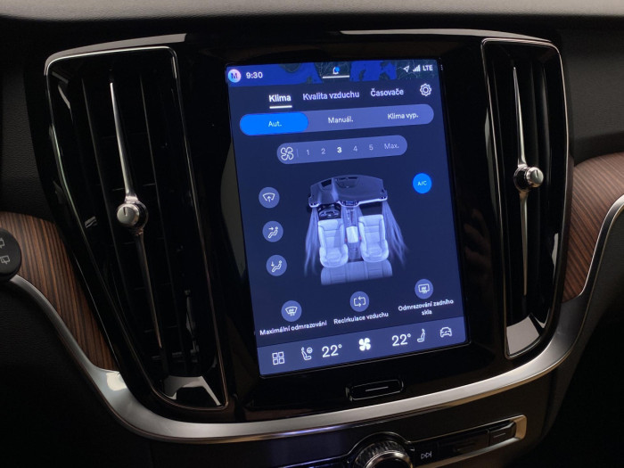 Volvo V60 T6 AWD Plug-in BRIGHT PLUS na operativní leasing