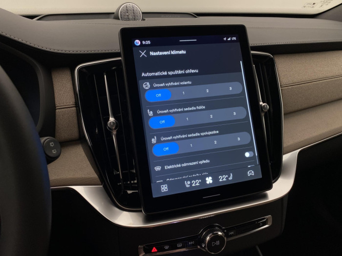 Volvo XC90 B5 AWD AUT DARK PLUS na operativní leasing