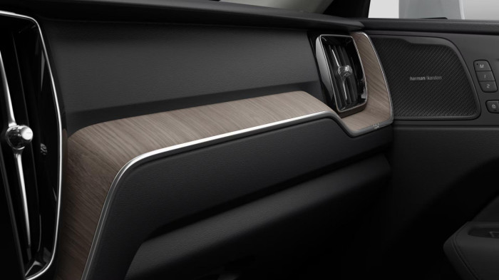 Volvo XC60 B5 AWD AUT BRIGHT PLUS na operativní leasing