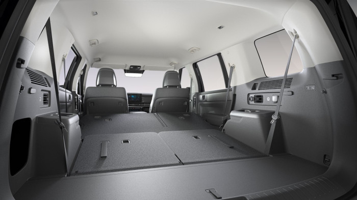 HYUNDAI Santa Fe 1.6 T-Gdi Hev Comfort 4x4 Auto 7 Míst na operativní leasing