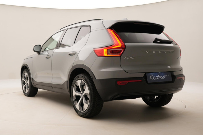 Volvo XC40 B3 AUT DARK PLUS na operativní leasing