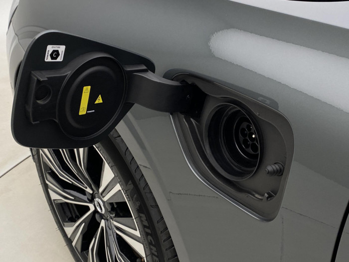 Volvo V60 T6 AWD Plug-in BRIGHT PLUS na operativní leasing