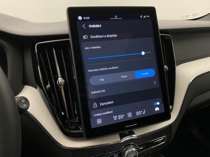 Volvo XC60 T6 AWD AUT DARK PLUS na operativní leasing