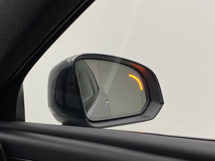 Volvo XC40 B4 AUT DARK PLUS na operativní leasing