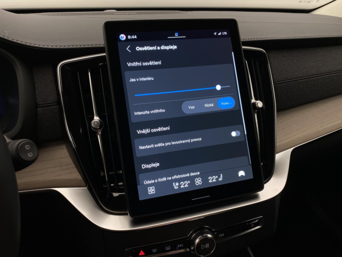 Volvo XC90 T8 AWD RECHARGE BRIGHT PLUS 7m na operativní leasing