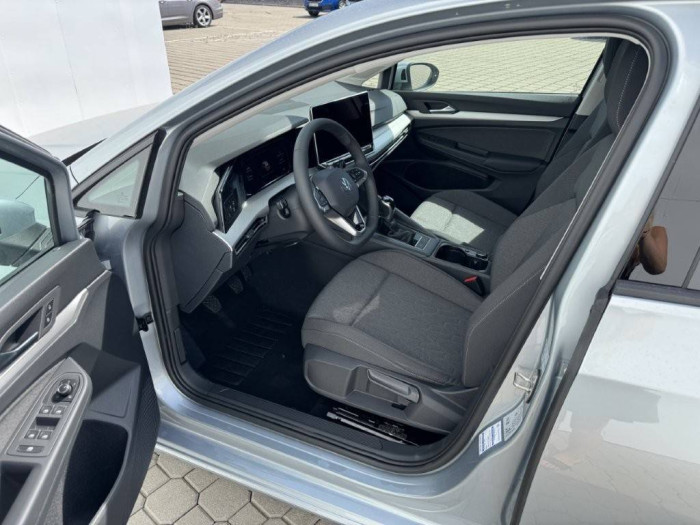 Volkswagen Golf People 6G 1,5TSI / 110kW na operativní leasing