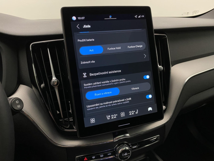 Volvo XC60 T6 AWD AUT PLUS BLACK EDITION na operativní leasing