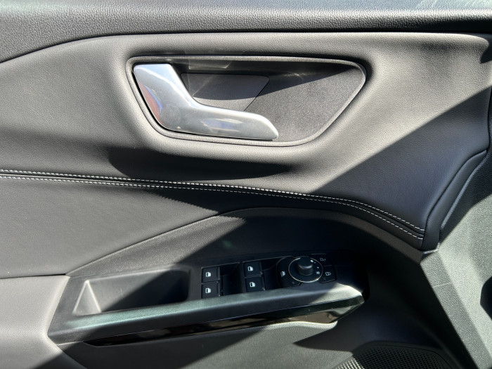 1.0EcoBoost mHEV 92kW TITANIUM na operativní leasing