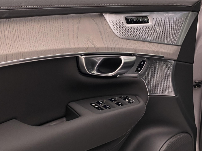 Volvo XC90 T8 AWD RECHARGE BRIGHT PLUS 7m na operativní leasing