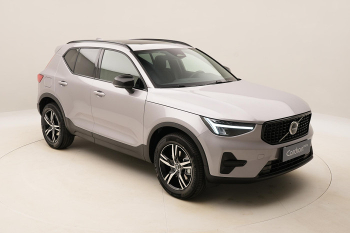 Volvo XC40 B4 AUT DARK PLUS na operativní leasing