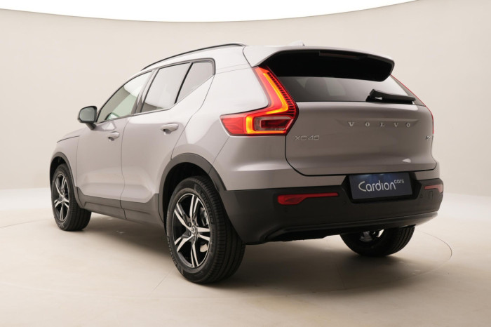 Volvo XC40 B4 AUT DARK PLUS na operativní leasing