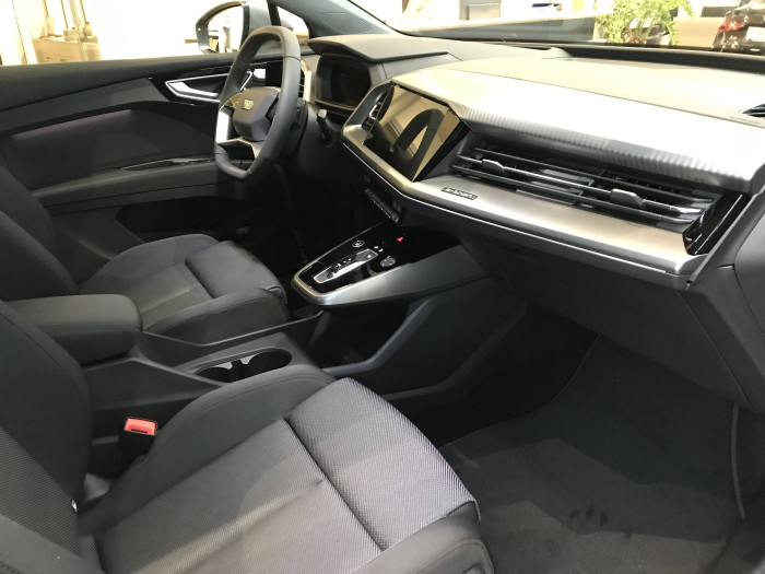 Audi Q4 e-tron 45  / 210kW na operativní leasing