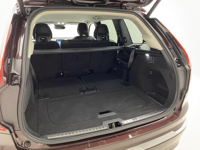 Volvo XC90 T8 AWD RECHARGE BRIGHT PLUS 7m na operativní leasing