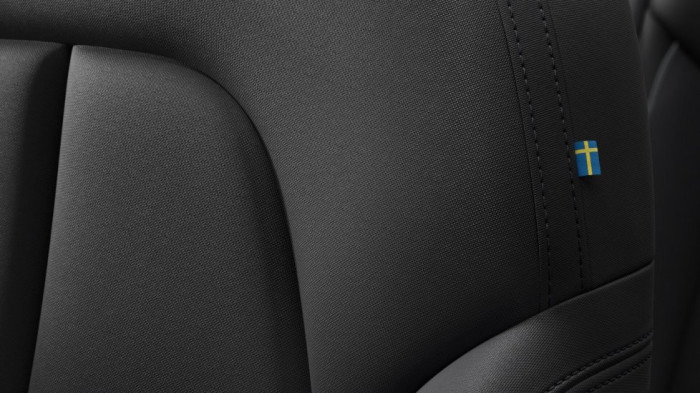 Volvo EX40 PLUS, Single Motor, 175 kW / 238 HP na operativní leasing