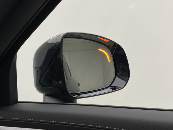 Volvo XC90 B5 AWD AUT DARK PLUS na operativní leasing