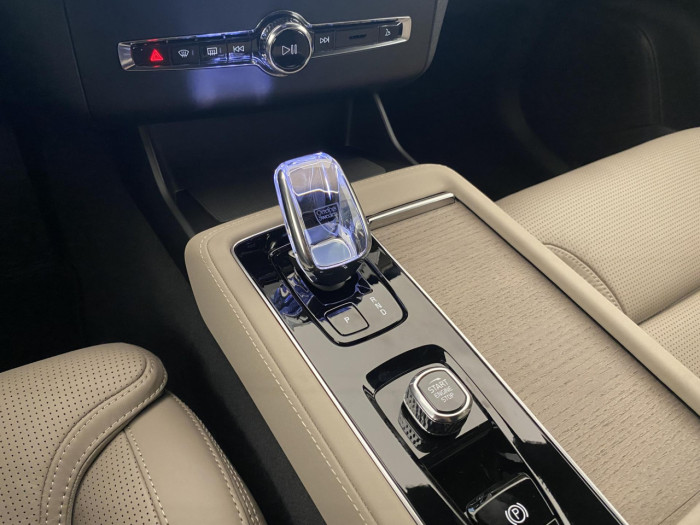Volvo XC90 B5 AWD AUT BRIGHT PLUS na operativní leasing